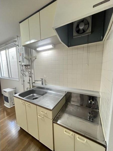 札幌市白石区栄通７丁目のアパート