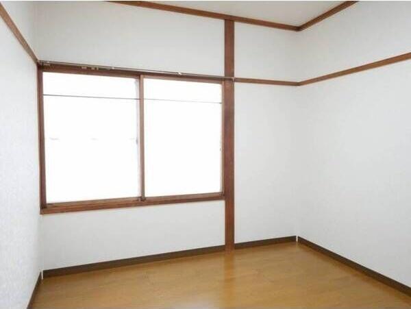 札幌市豊平区中の島二条４丁目のアパート