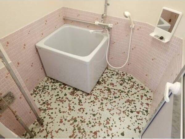 札幌市豊平区中の島二条４丁目のアパート