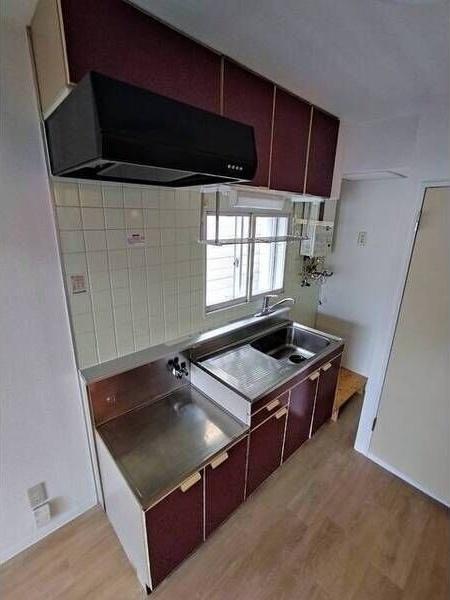 札幌市白石区南郷通１２丁目南のアパート