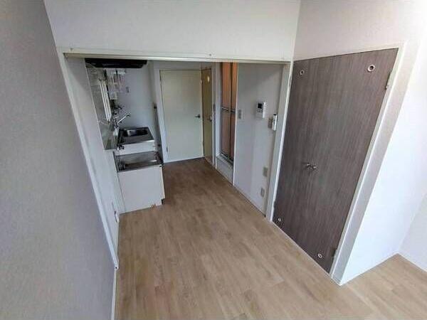 札幌市白石区南郷通１２丁目南のアパート