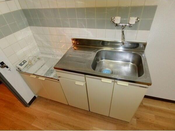 札幌市白石区南郷通１５丁目南のマンション