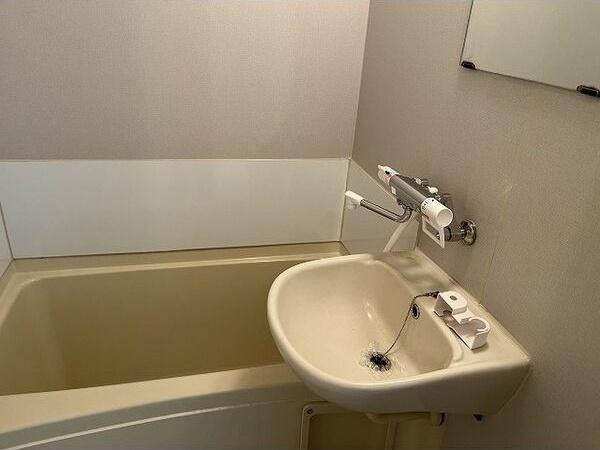 札幌市白石区本郷通１丁目南のマンション