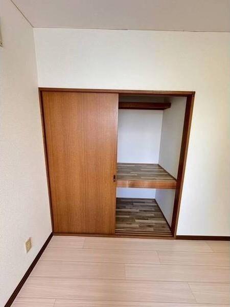 Charles　de　豕豕