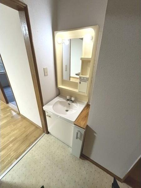 札幌市豊平区西岡一条１１丁目のアパート