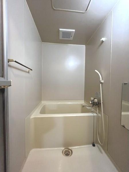 札幌市豊平区西岡一条１１丁目のアパート