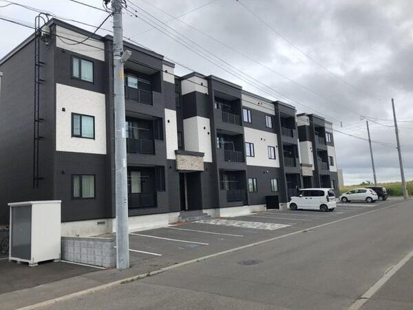 札幌市東区東雁来九条4丁目のアパート