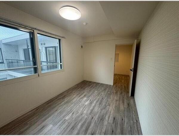 C。estlavie(セラヴィ)