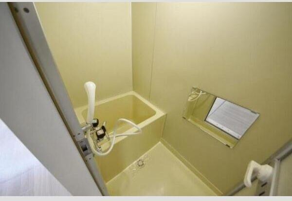 札幌市白石区南郷通５丁目南のアパート