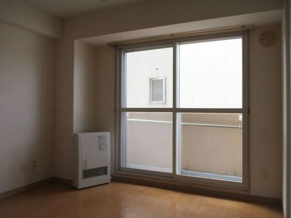 メゾンクレスト北大前２