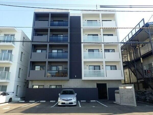 アヴェンタドール学園前