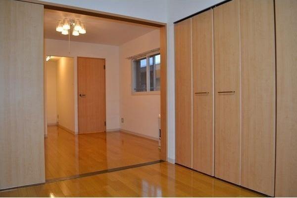 アパートメントハウス