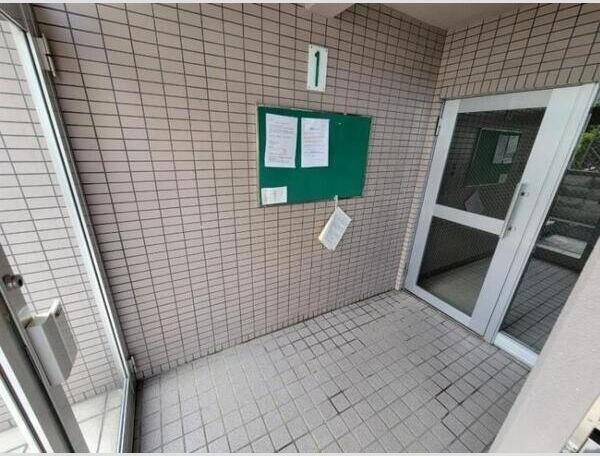 札幌市白石区南郷通１１丁目南のマンション