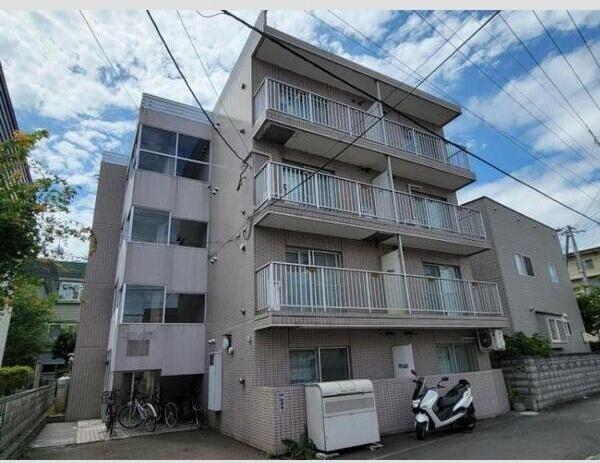 札幌市白石区南郷通１１丁目南のマンション