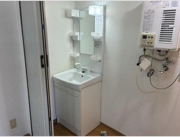 札幌市白石区南郷通１１丁目南のマンション