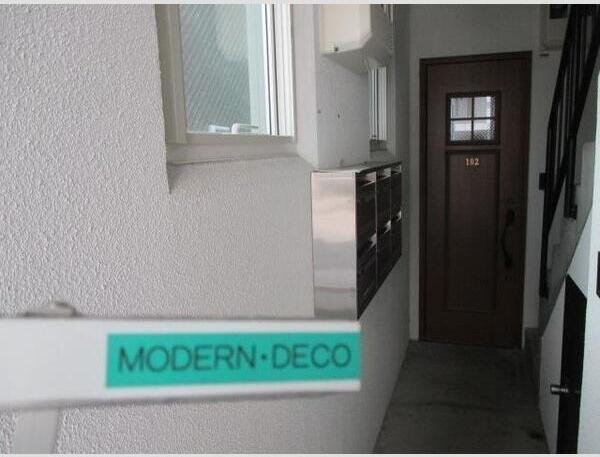 MODERN　DECO