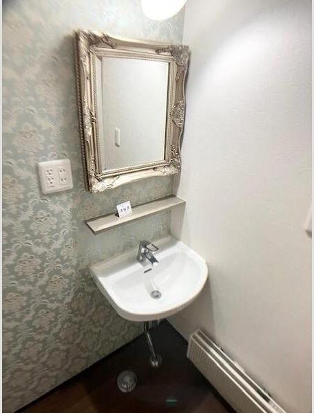 MODERN　DECO