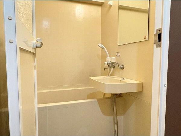 札幌市白石区南郷通１７丁目南のアパート