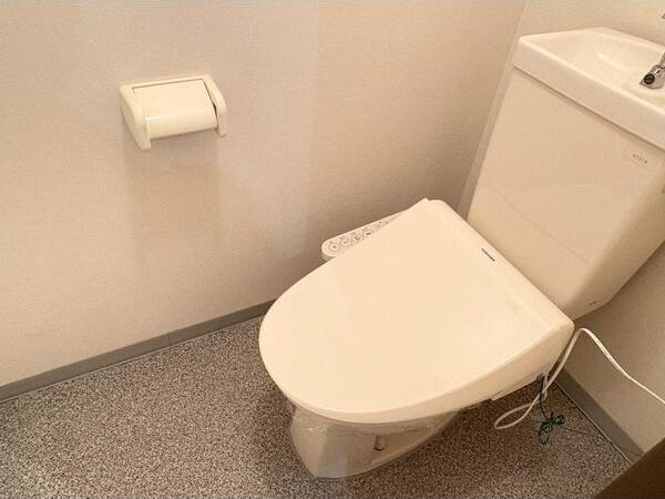 札幌市白石区南郷通１７丁目南のアパート