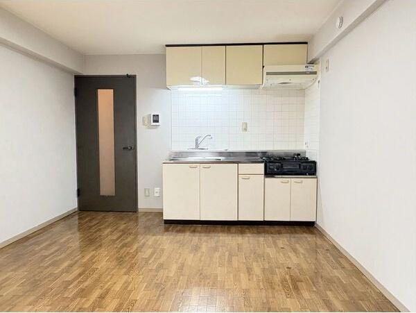 札幌市白石区南郷通１７丁目南のアパート