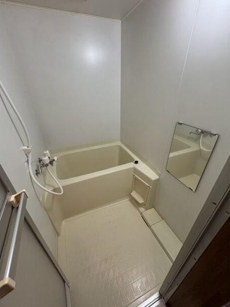八番館