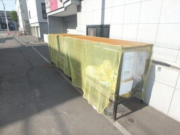 LEESPACE新道東III