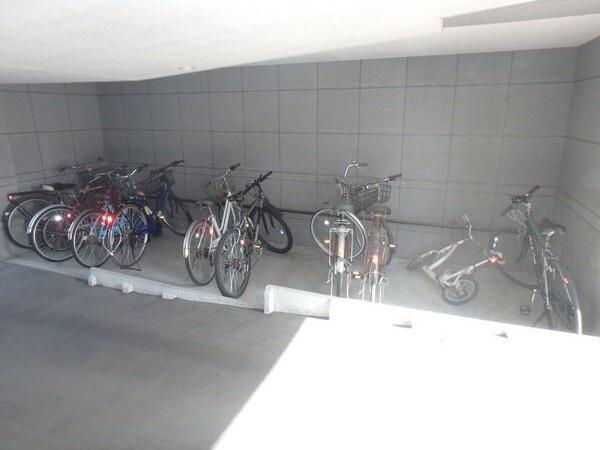LEESPACE新道東III