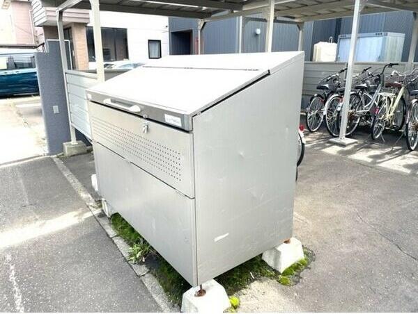 札幌市西区八軒三条東２丁目のマンション