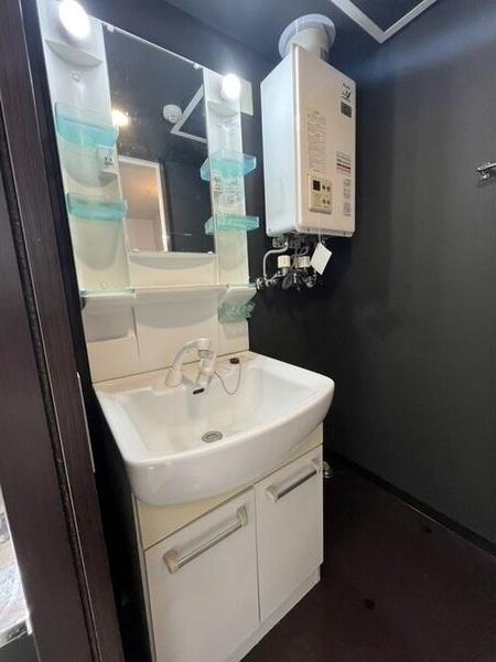 札幌市白石区南郷通１丁目南のマンション