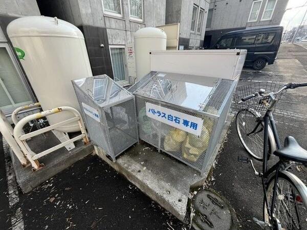 札幌市白石区南郷通１丁目南のマンション