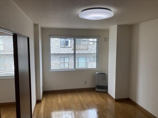 札幌市白石区南郷通１丁目北のマンション