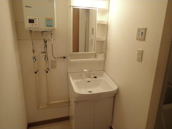札幌市白石区南郷通５丁目南のアパート