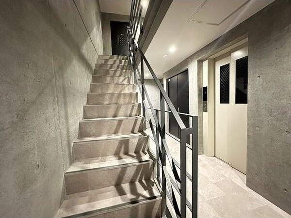 札幌市白石区南郷通１５丁目南のマンション