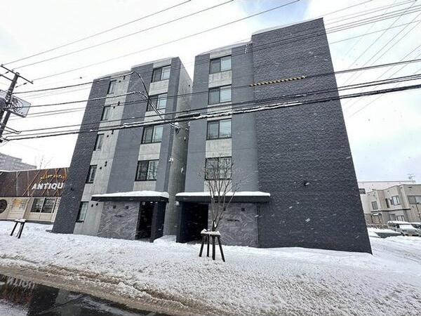 札幌市白石区南郷通１５丁目南のマンション