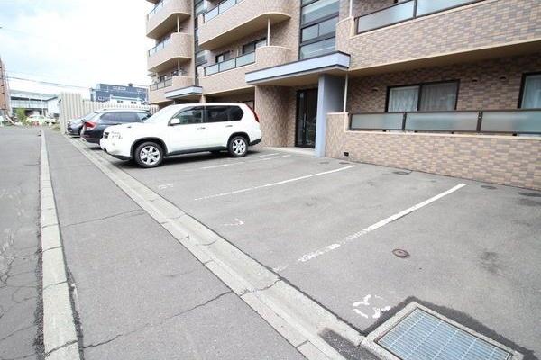 札幌市白石区平和通１７丁目北のマンション