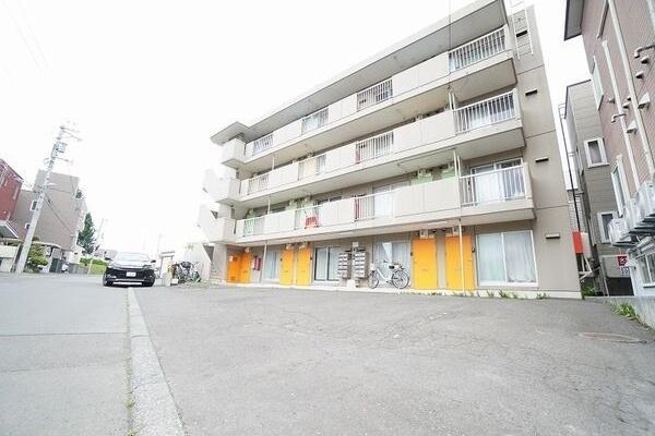 札幌市白石区南郷通１４丁目南のマンション