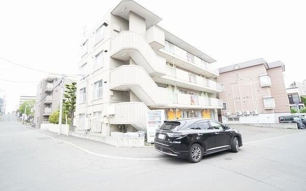札幌市白石区南郷通１４丁目南のマンション