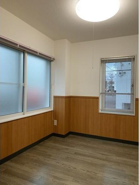 札幌市白石区本郷通１２丁目南のマンション