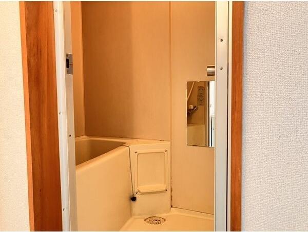 札幌市白石区南郷通１０丁目北のアパート