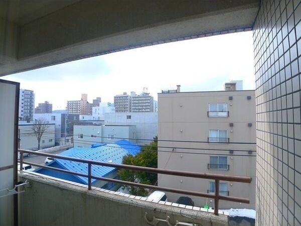 札幌市豊平区平岸三条８丁目のマンション