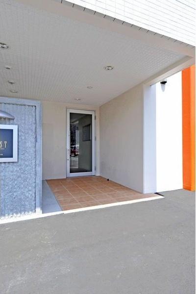 クレスト中の島