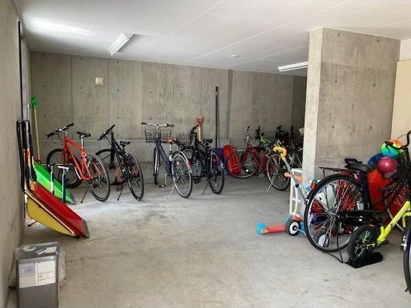 平岸アペリオ