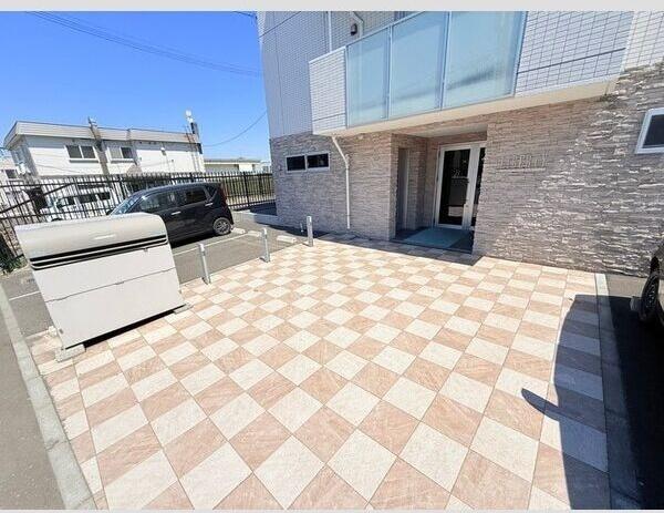 リベルティ西岡