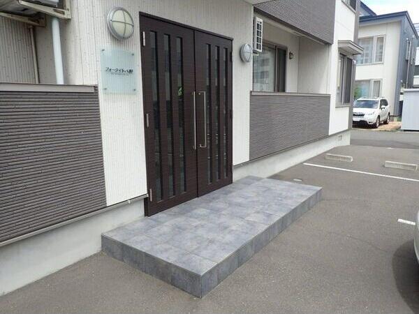 フォーライト八軒