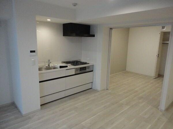83W2(a)HACHISANWESTNY