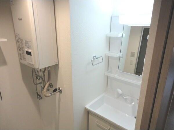 83W2(c)HACHISANWESTNY