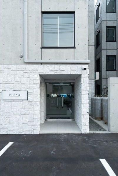 プレナ