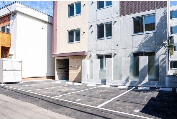 エアフォルク学園前