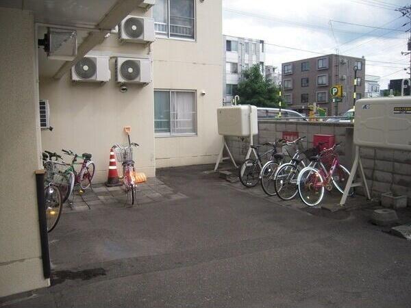 24軒グローリーマンション