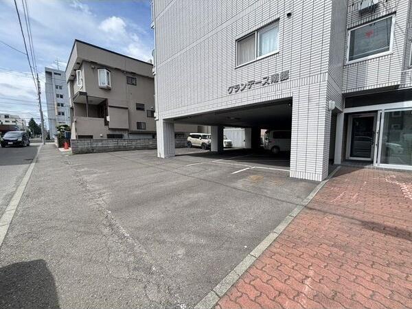 札幌市白石区南郷通８丁目北のマンション